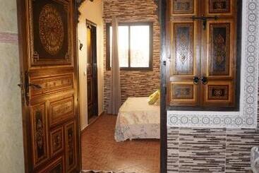 تختخواب و صبحانه Riad Andalousse