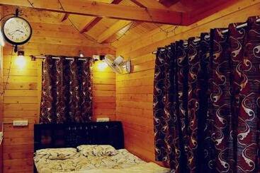 צימר Village Villa Wooden Cabin