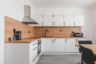 Bp Hostel / Urbinská 144