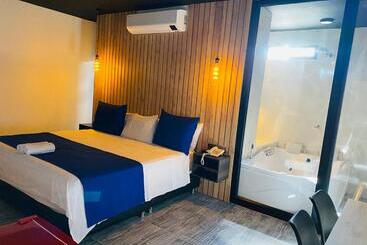 هتل Calle Real Inn