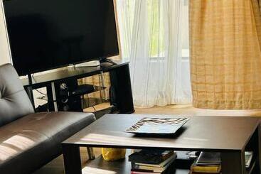هتل Cozy Farm 3bdrm 8 Km Thababosiu