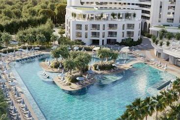 هتل Livingston Grand Resort & Spa