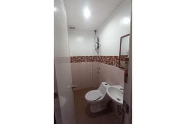 هتل Oyo 1037 Lendes Tourist Inn Main