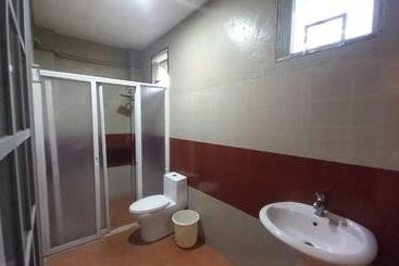 هتل Oyo 1037 Lendes Tourist Inn Main