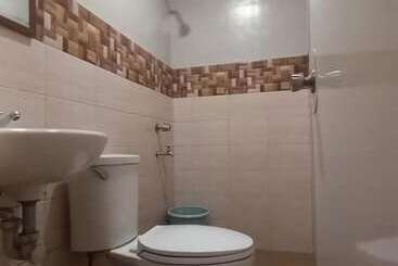 هتل Oyo 1037 Lendes Tourist Inn Main