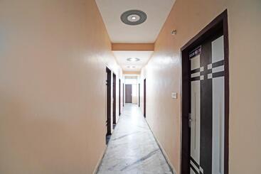 酒店 Oyo R.k Bohra Guest House