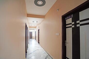 酒店 Oyo R.k Bohra Guest House