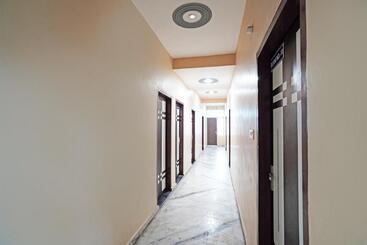 酒店 Oyo R.k Bohra Guest House