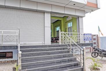 酒店 Oyo R.k Bohra Guest House