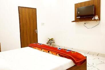 هتل The Paradise Suites    Studios    High Rated Rooms In Area