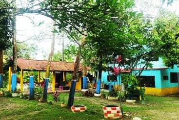 پانسیون Amalaya Hostel
