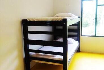 پانسیون Amalaya Hostel