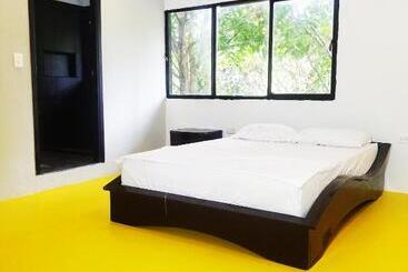 پانسیون Amalaya Hostel