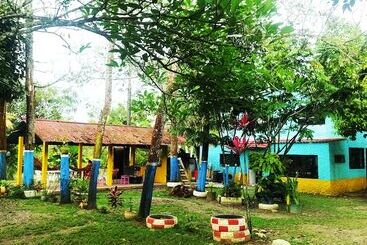 پانسیون Amalaya Hostel