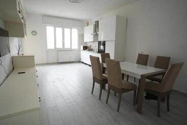 پانسیون Clapahouse Stanza Privata