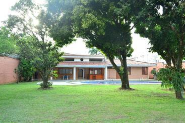 پانسیون Sun House