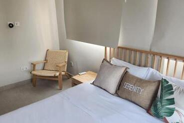 Serenity Terraces Beach, Hotel   Kokrobite