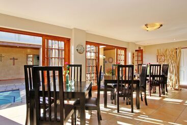 هتل Apple Tree Guest House