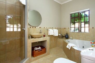هتل Apple Tree Guest House