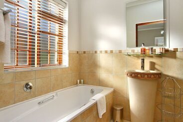 هتل Apple Tree Guest House