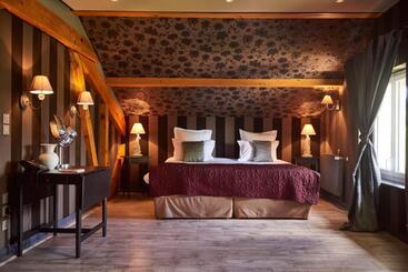 Отель Hôtel Le Manoir Des Montagnes
