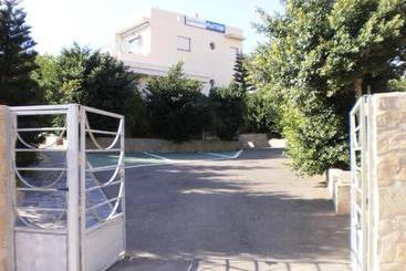 هتل Montemar