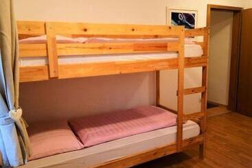 هتل Rooms Barovc By The Lake Jasna