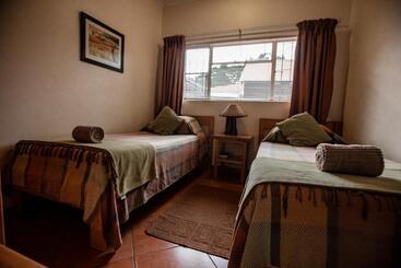 هتل Selati 103 Guest Cottages