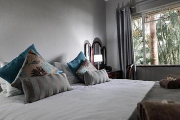 هتل Selati 103 Guest Cottages