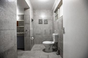 هتل Selati 103 Guest Cottages