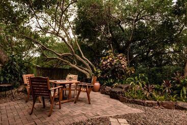 هتل Selati 103 Guest Cottages