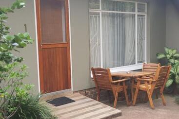 هتل Selati 103 Guest Cottages