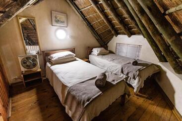 هتل Selati 103 Guest Cottages