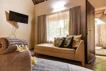 هتل Selati 103 Guest Cottages