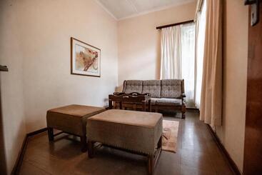 هتل Selati 103 Guest Cottages