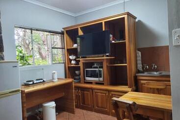 هتل Selati 103 Guest Cottages