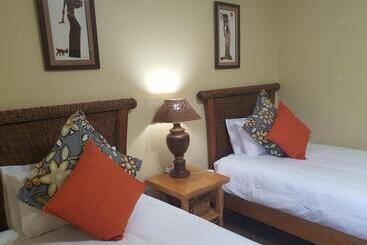 هتل Selati 103 Guest Cottages