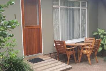 هتل Selati 103 Guest Cottages
