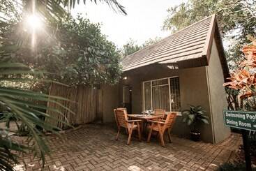هتل Selati 103 Guest Cottages