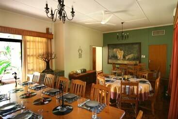 هتل Selati 103 Guest Cottages