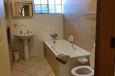 هتل Selati 103 Guest Cottages