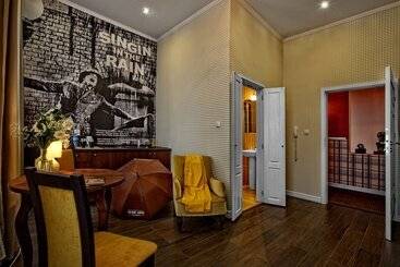 هتل Stare Kino Cinema Residence