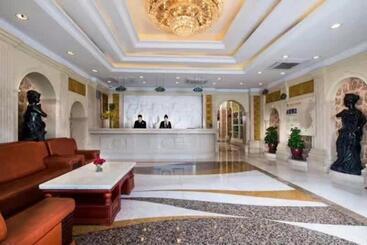 Vienna Hotel Shenzhen Luohu Port