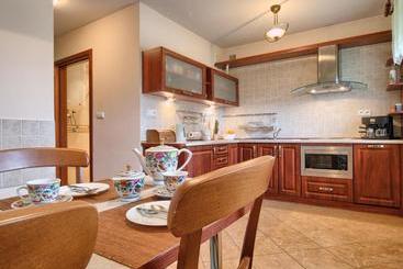 هتل Visitzakopane Rainbow Apartments