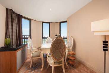 هتل Wyndham Grand Xiamen Haicang