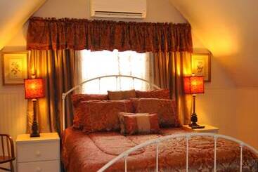 ホテル Victorian Inn & Carriage House
