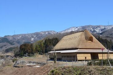 Yuwaku Guesthouse   Hostel