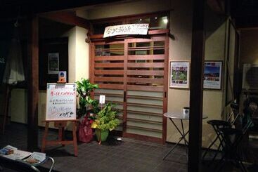 Yuwaku Guesthouse   Hostel