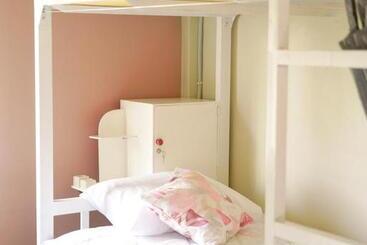 هاستل Bajo Bunkhouse