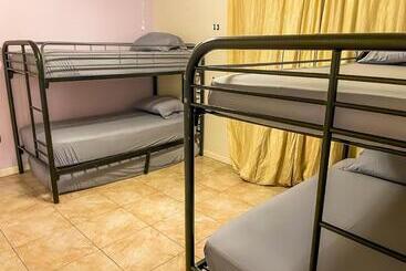 هاستل Beds & Sheets Downtown